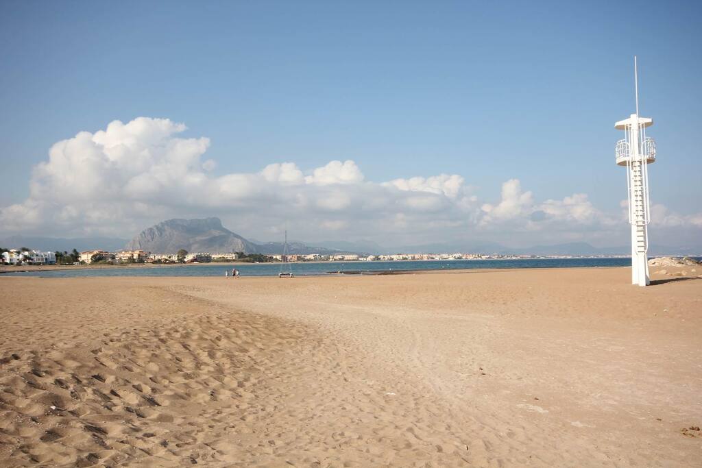 Beach El Palmar only 2 min walk
