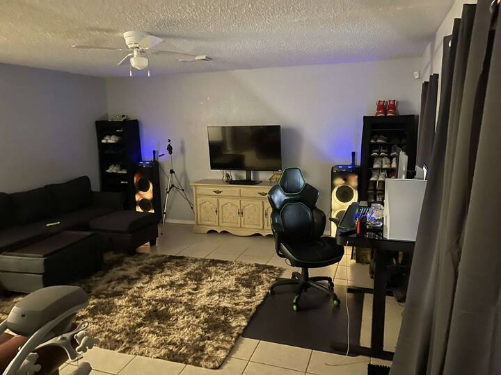 San Antonio Single Bedroom Available For Staying Houses for Rent in