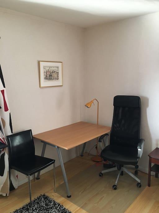 Private bedroom (work desk)