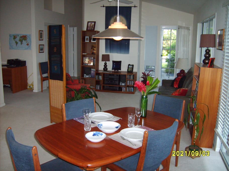 Living/dining area
