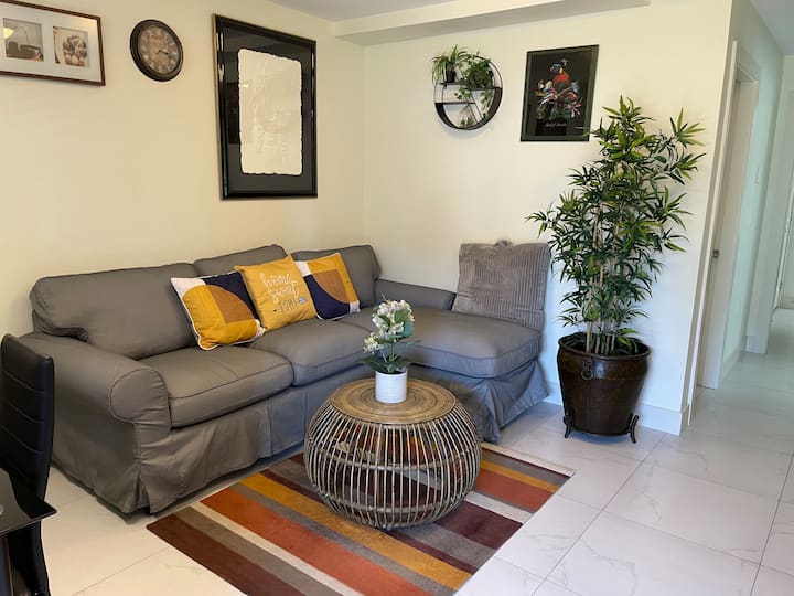 3-brd Entire Suite In Surrey Central New House - Surrey, BC