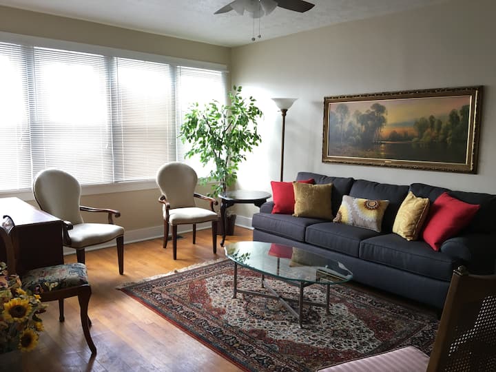 Tradit'l Decor,2br,1ba,off-st Pkg,homeawayfromhome - Monroeville, PA