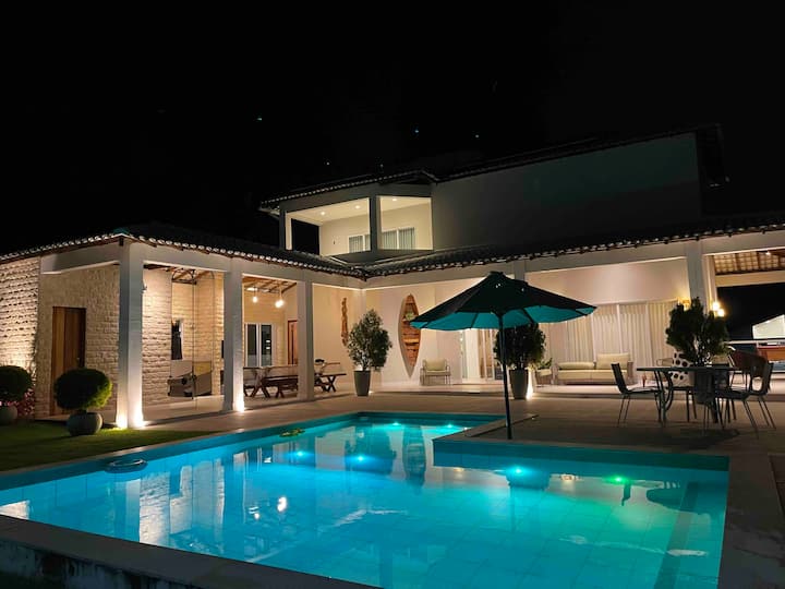 House in Salinas with 4 en-suites and a swimming pool in Raízes