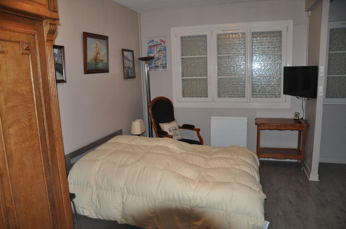 Მისაღები ოთახი // ოთახი 