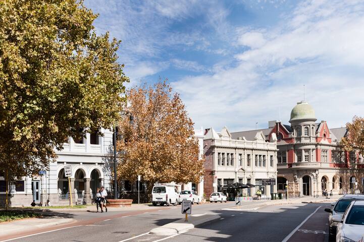 Fremantle Aparts.2 bed 2 bath with sea views No 8 gallery image 5