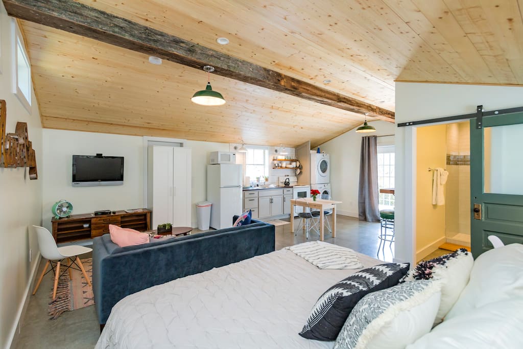 Enjoy this newly constructed space with attention paid to every last detail!