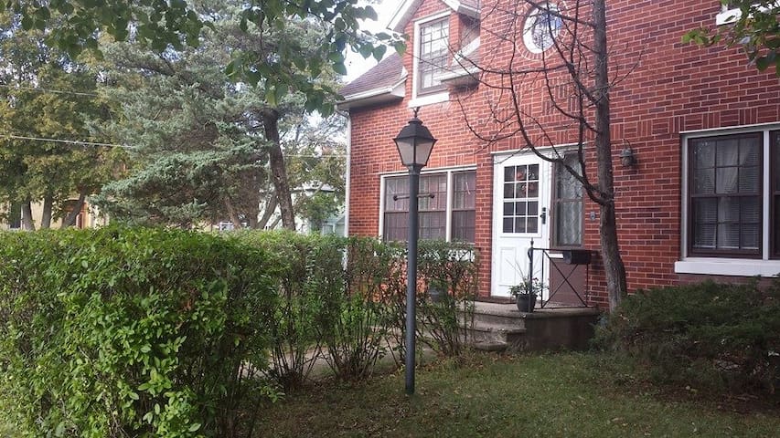 Beloit College Area Guest House