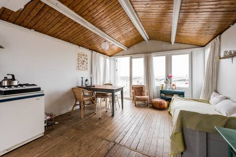 IJmuiden, large beach, very nice beach house
