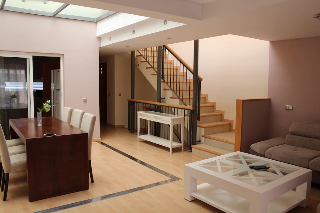 4 bedroom house living room