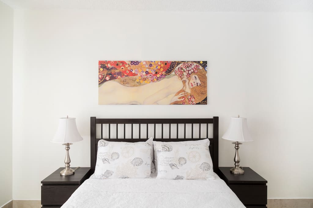 queen bed