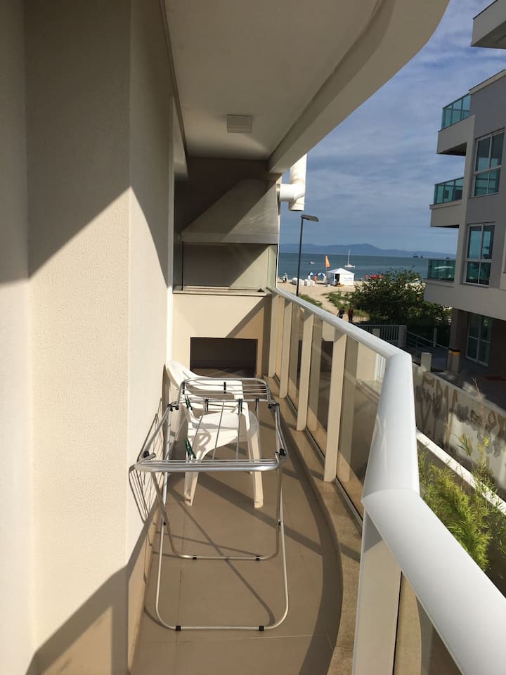 Apartamento Frente Ao Mar Em Cachoeira Bom Jesus - Florianópolis