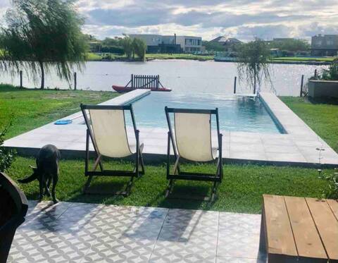House by the lagoon in Barrio El Cantón (4 people)