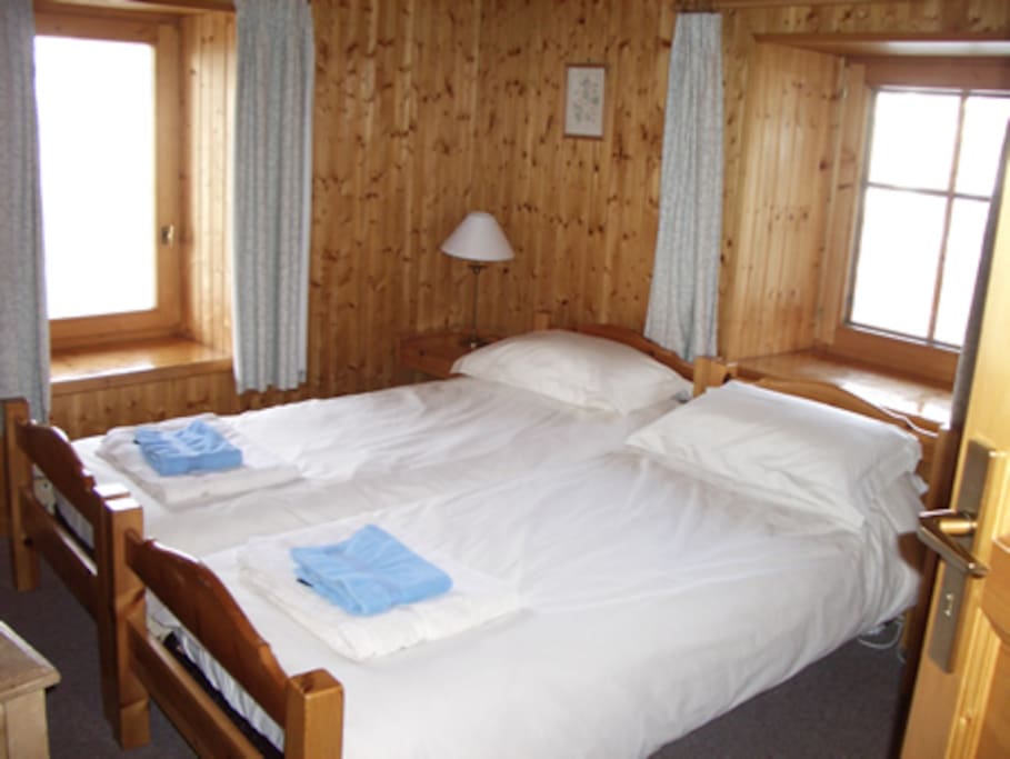One of the 6 twinbedrooms