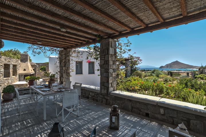 Mediterra Korali, Isterni