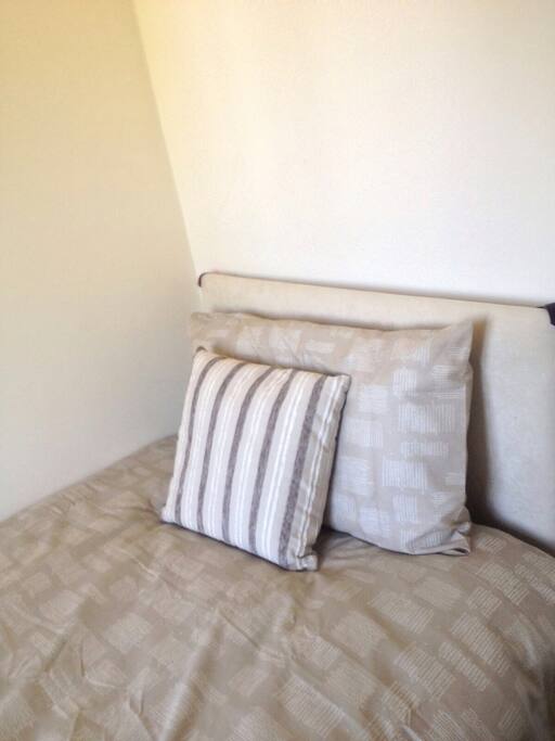 Single Bed & Wardrobe