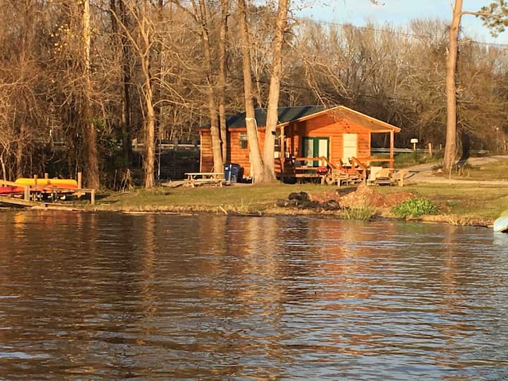 Cabin #1 Waterfront, Lake Livingston, Tx