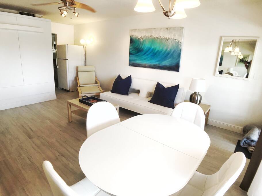 Aloha studio # 20 (Renovated) dining area