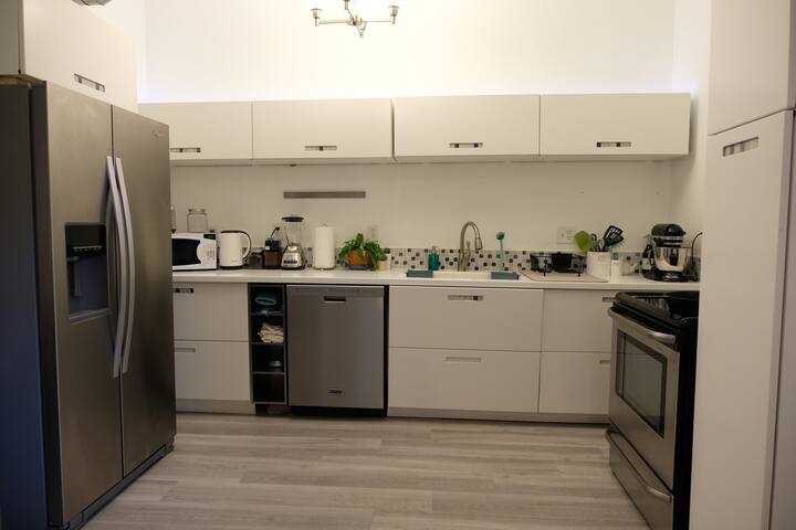 Great Home steps from RiNo – 10 beds gallery image 5