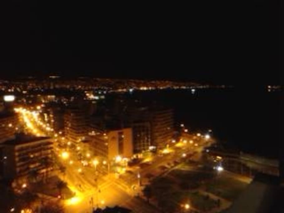 vista nocturna bahía de Valparaíso