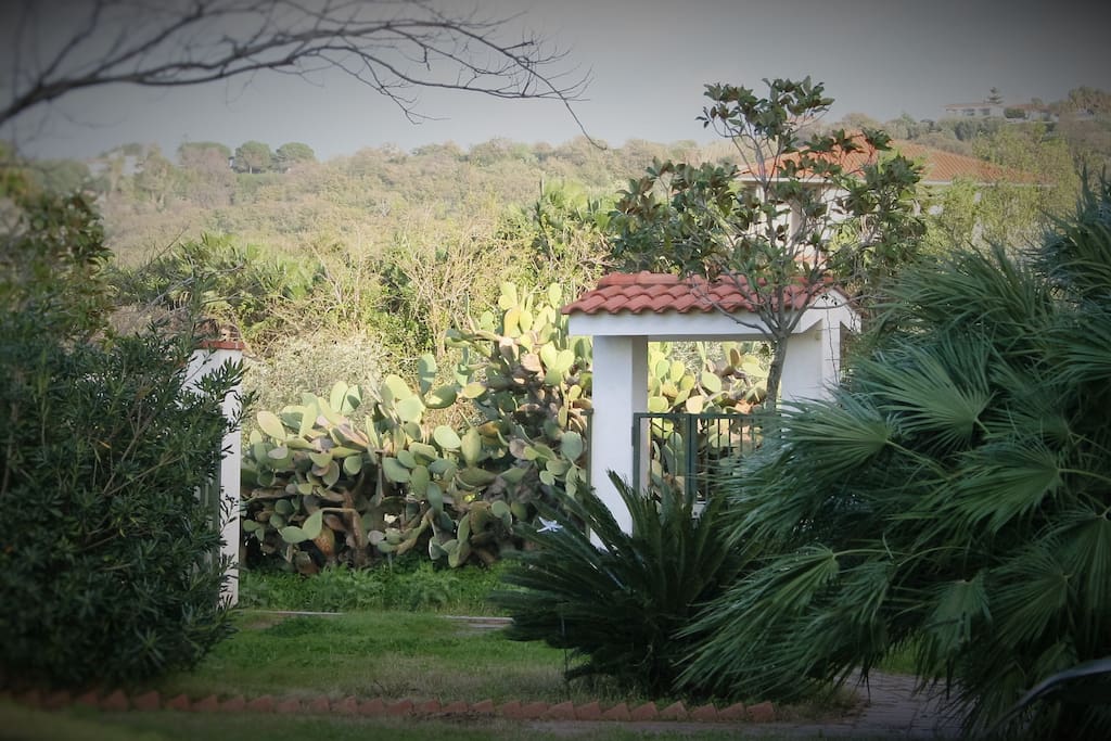 Entrance with parking