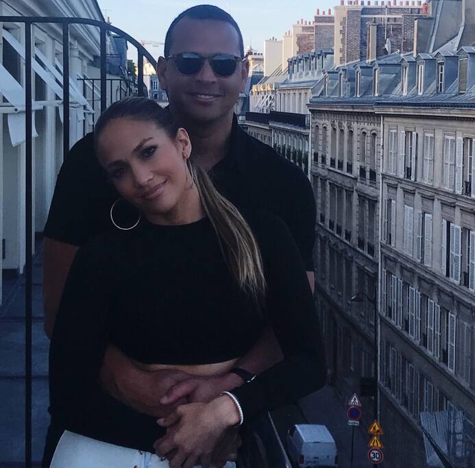 JENNIFER LOPEZ #Sur Mes toits !!
#baecation 2017