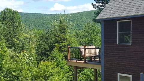 Beautiful House with Mountain Views