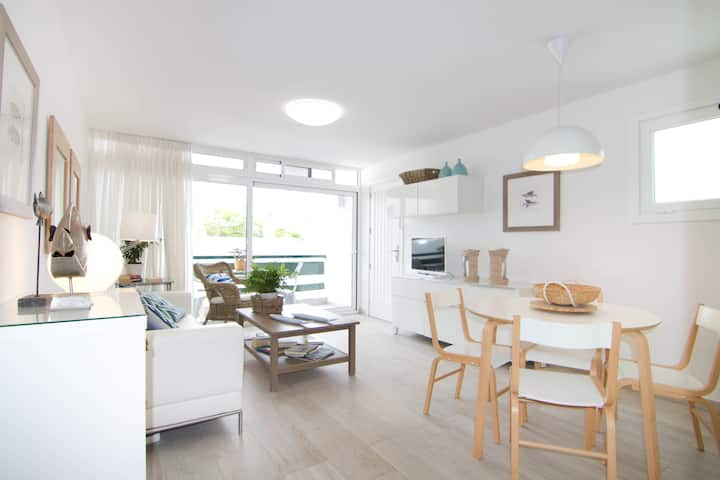 2minutes walking from Beach!Renewed & Cozy!