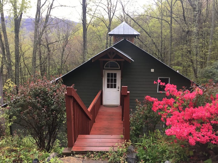 Peaceful Mountain Cabin Minutes to Asheville Cabins for Rent in