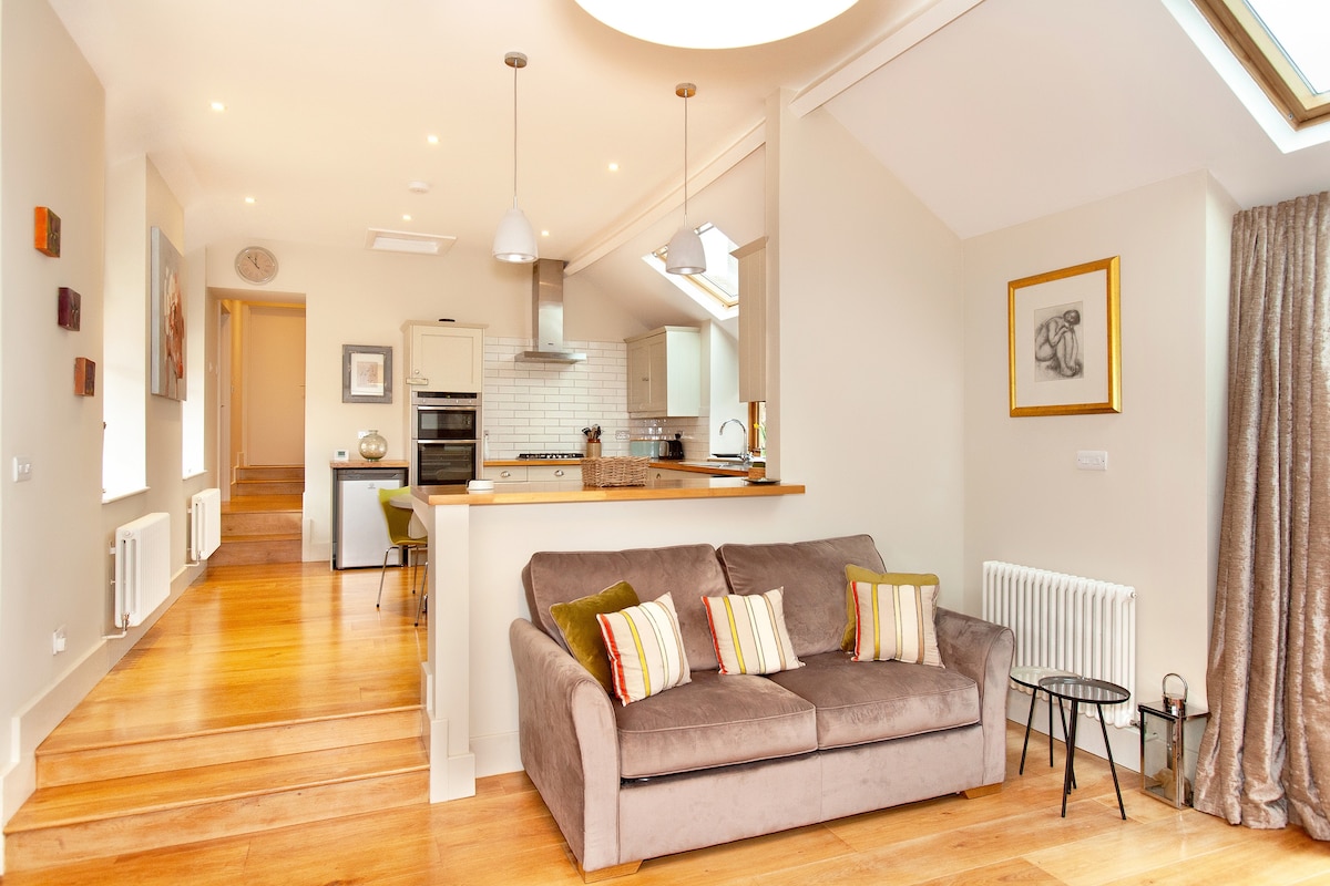 Top Airbnb: The Little Barn @ Bath in Charlcombe