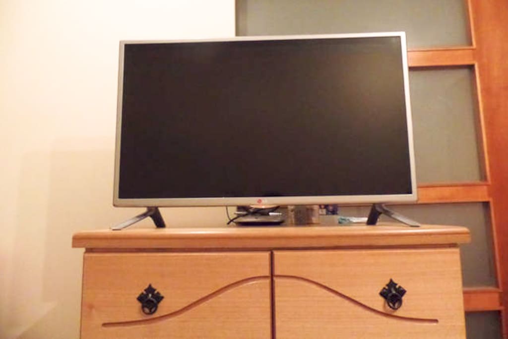 smart TV con wifi y cable