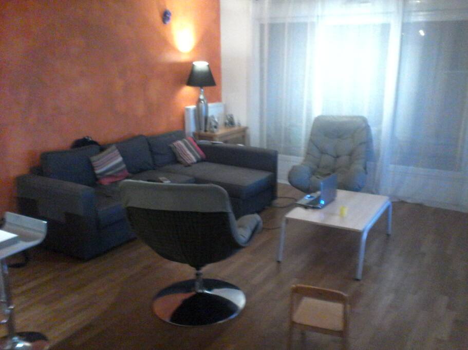 Grand Salon, canapé d'angle et fauteuil individuel