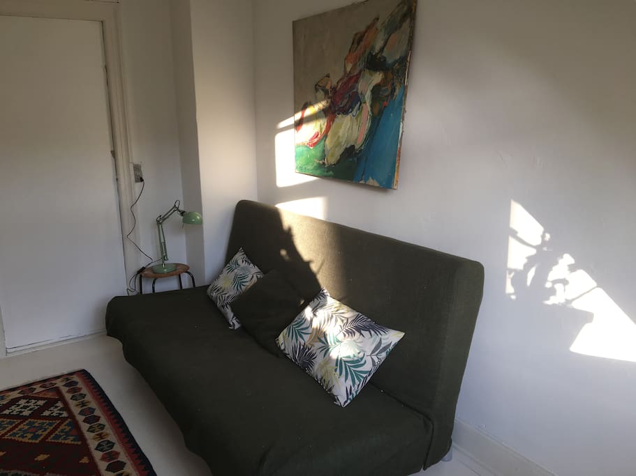 Room with doublebed futonbed