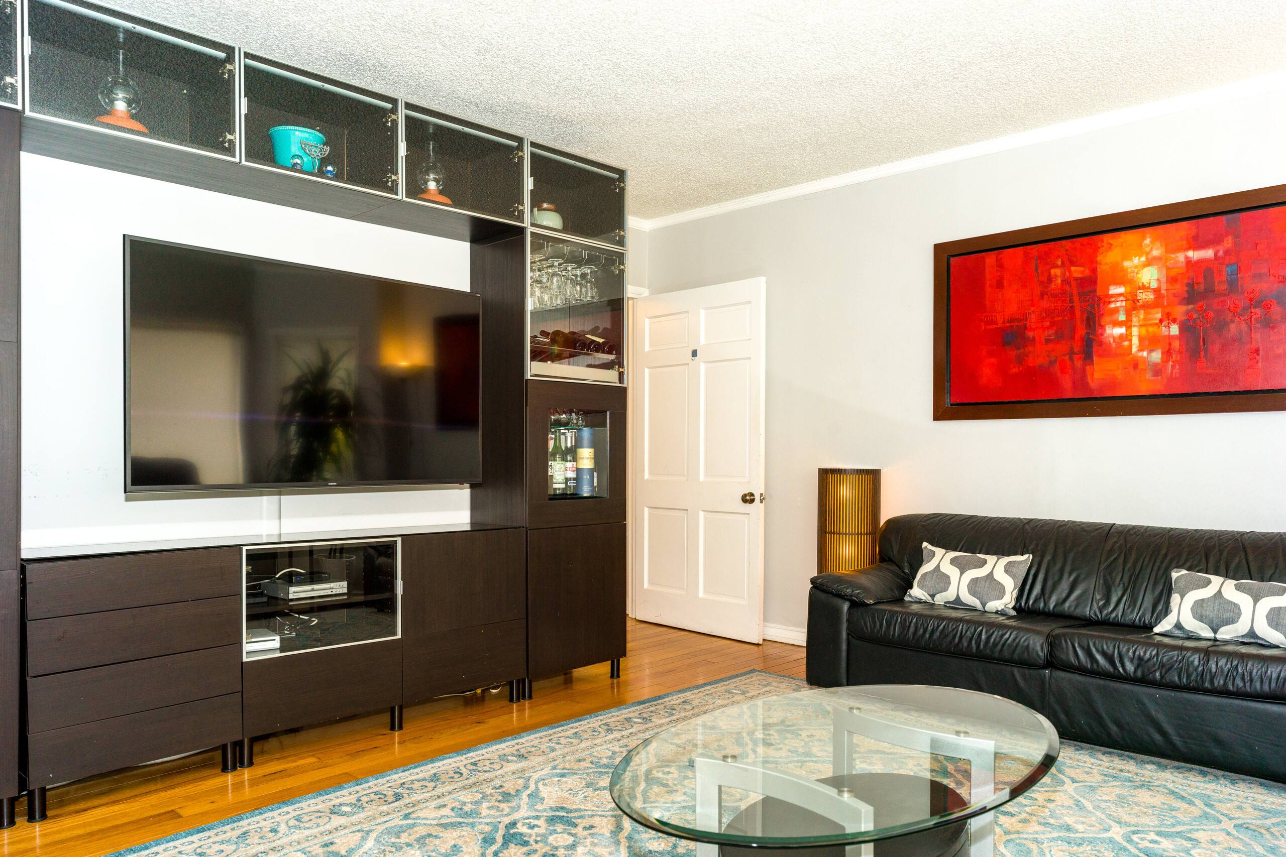 Home in San Francisco · ★4.91 · 3 bedrooms · 3 beds · 2 baths - Image 4