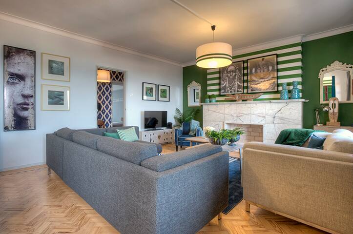 APOLONIA4 UP TO 20 GUESTS gallery image 3