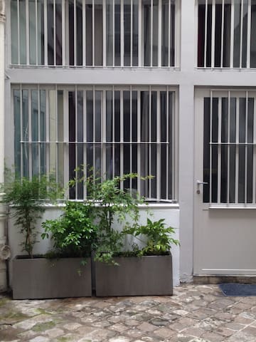 Small Atelier d'Artiste Faubourg Montmartre