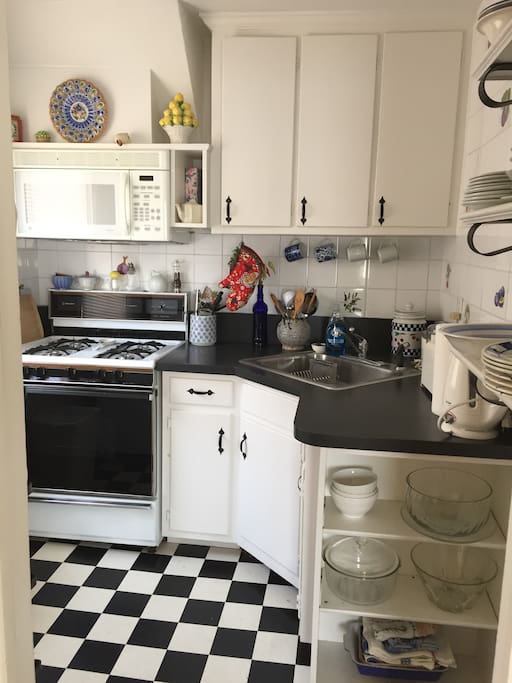 Fully Stocked Kitchen