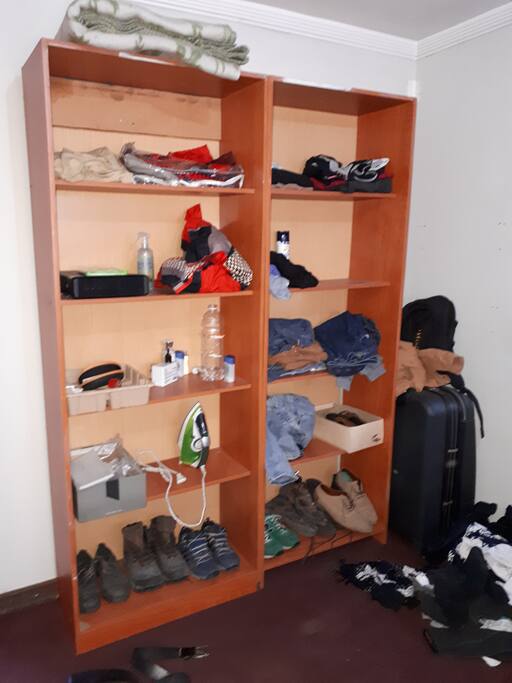 CLOSET Y LIBRERO EN HABITACIONES