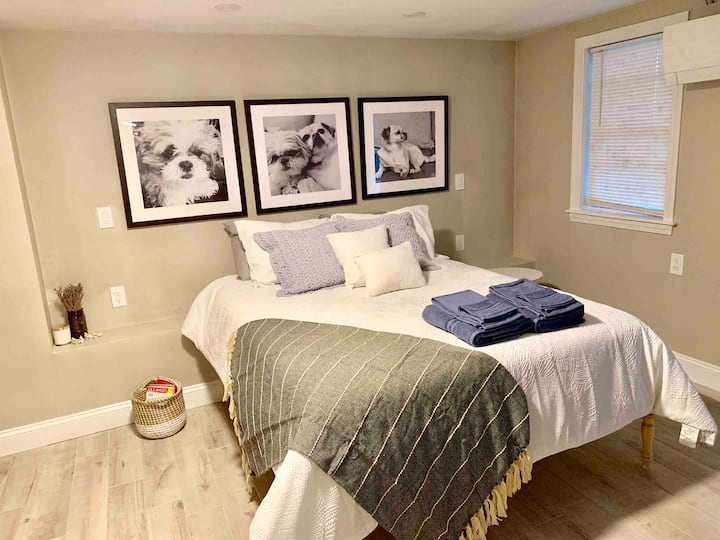 fourth bedroom queen bed
