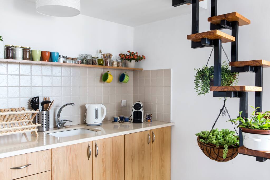 The kitchen is fully equipped so that you can make your own meals.