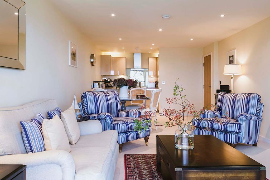 Open plan living, dining and kitchen