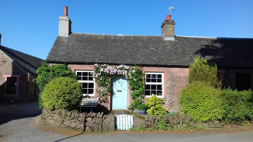 Airbnb Clunie Holiday Rentals Places To Stay Scotland