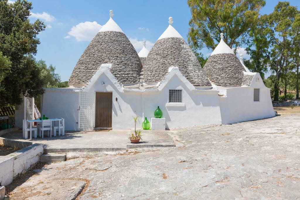 FANTASTICI TRULLI IMMERSI NEL VERDE - Cisternino의 트룰로(이탈리아)에서 살아보기, Puglia, 이탈리아