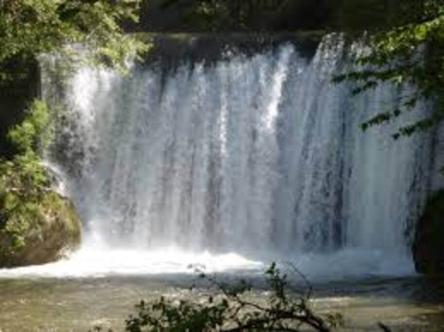 La cascade blanche, à 20min à pied par le sentier au départ de Pont en Royans