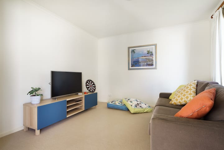 Втора всекидневна и/или четвърта спалня с диван