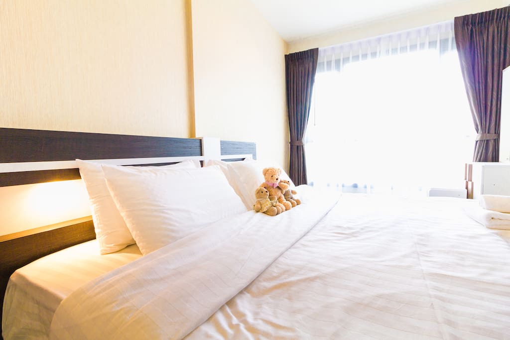 The room has large window to allow a lot of sunlight