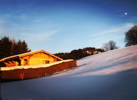 JUM Cottage - Sleeps 14 - Jacuzzi - 1150m