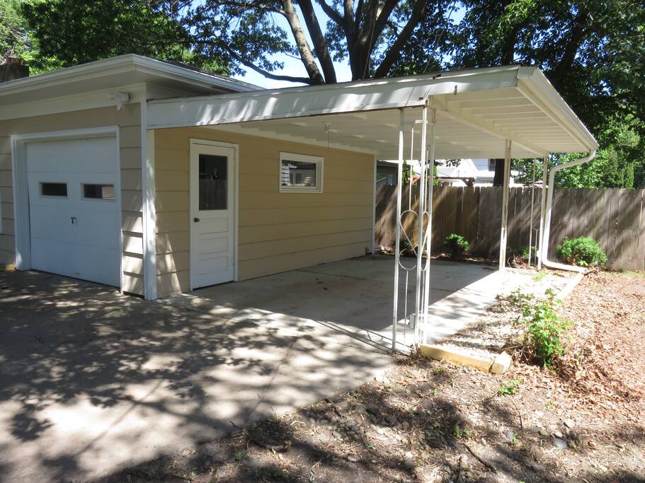 Guest Car Port