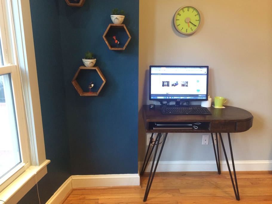 Small desk in case you have to be productive...