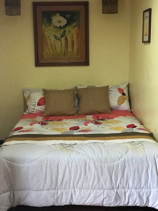 Double Bed/ Queen Bed