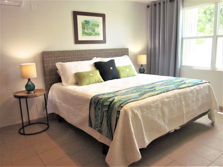 Habitación principal con cama Cal King size